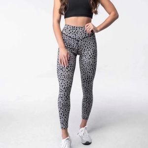 Balance Athletica Grey Leopard leggings size M
